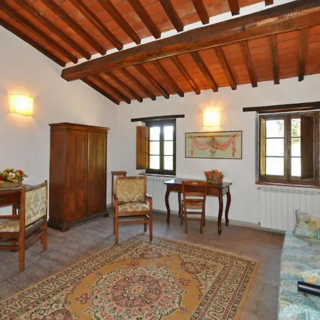 Daire Sleeps 4 *