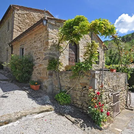 Sleeps 4 *